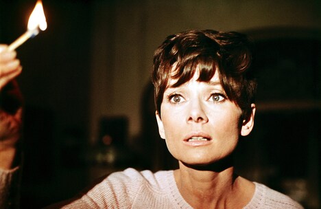 「暗くなるまで待って」 (c)Warner Bros. Entertainment Inc.