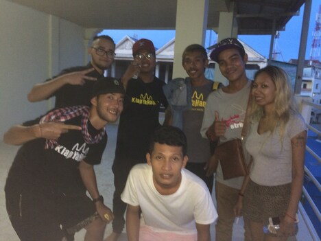 「ラップ・イン・プノンペン 長い予告編」 (c)kuzoku