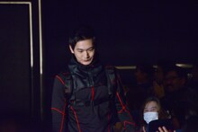 客席通路を通って登壇した押田岳。