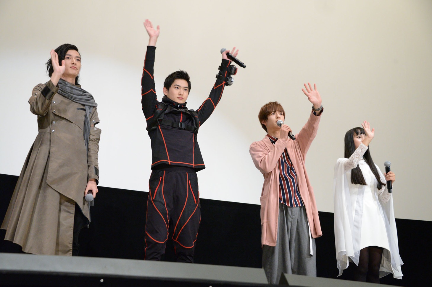 左から渡邊圭祐、押田岳、奥野壮、大幡しえり。
