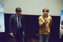 左から渡井敏久、橋本光二郎。