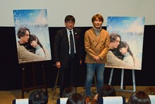 左から渡井敏久、橋本光二郎。