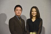 「ベトナムのひかり～ボクが無償医療を始めた理由～ 」試写会の様子。左から濱田岳、国仲涼子。