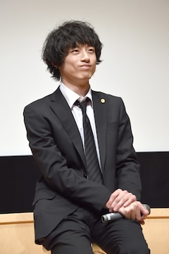 坂口健太郎が 奇跡 起こす弁護士役に手応え 動くと新しい発見が 写真14枚 映画ナタリー