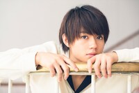 「佐野勇斗カレンダー2019.4-2020.3」通常版の表紙。