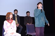 「タスクとリンコ」完成披露試写会の様子。