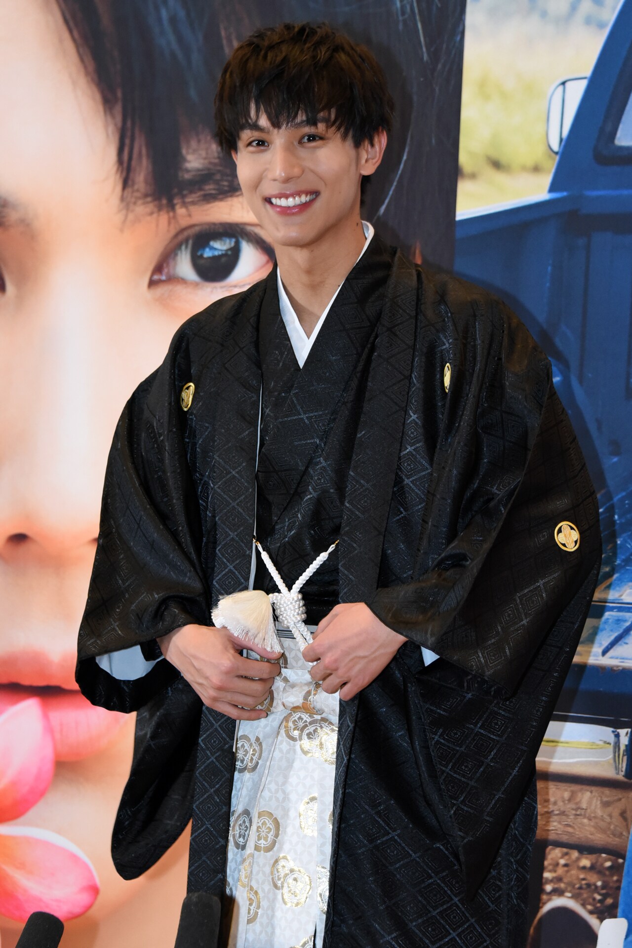 中川大志が新写真集をアピール、12歳の自分から届いた手紙