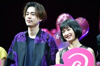 左から成田凌、門脇麦。