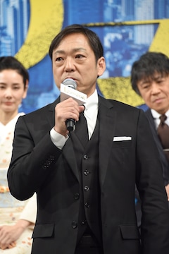 野村萬斎が 僕自身ぐーたら と役に共感 音尾琢真は土屋太鳳にデレデレ 写真20枚 映画ナタリー