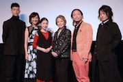 「あまのがわ」完成披露試写会にて、左から柳喬之、生田智子、福地桃子、水野久美、古新舜、吉藤オリィ。