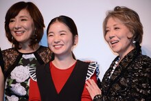 左から生田智子、福地桃子、水野久美。