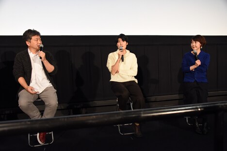左から是枝裕和、広瀬奈々子、西川美和。