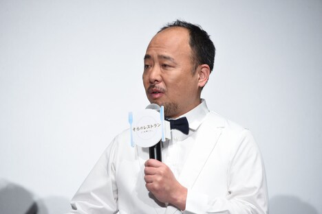 高橋努に「よっ！ スポーツ！」と言われ、「スポーツはジャンルだからね」と返すマキタスポーツ。