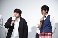 左から澤部渡、大泉洋。