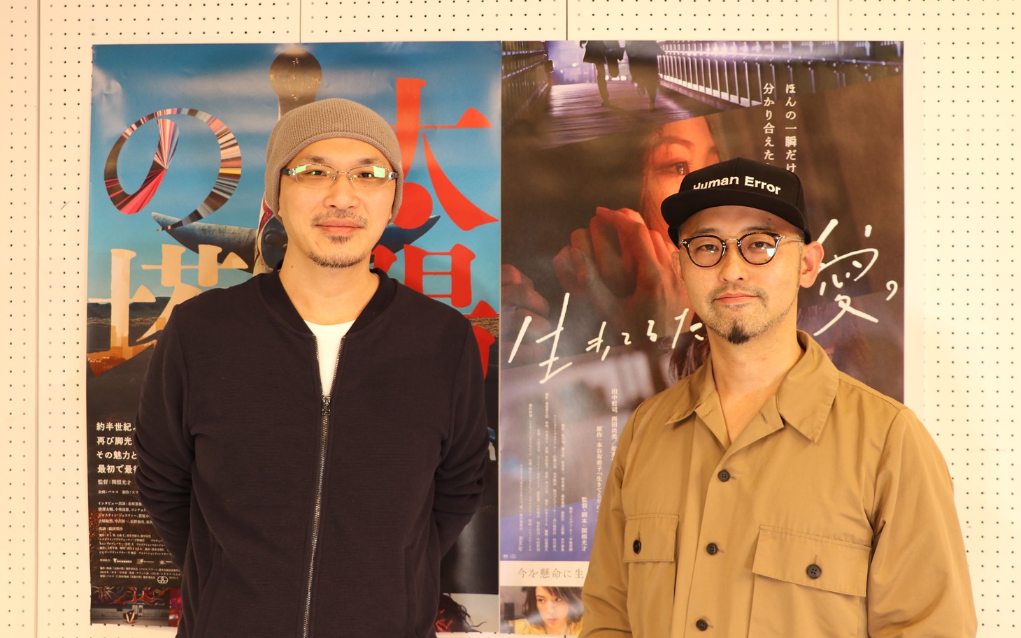 MCの森直人（左）、関根光才（右）。