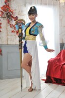 浅川梨奈演じるリタ。