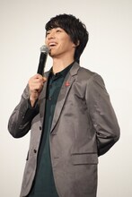 自由なトークを展開する廣瀬智紀。