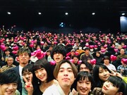 「チワワちゃん」キャストによる自撮り写真。