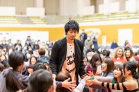 「デイアンドナイト」舞台挨拶の様子。