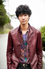 清原翔演じるナナミ。