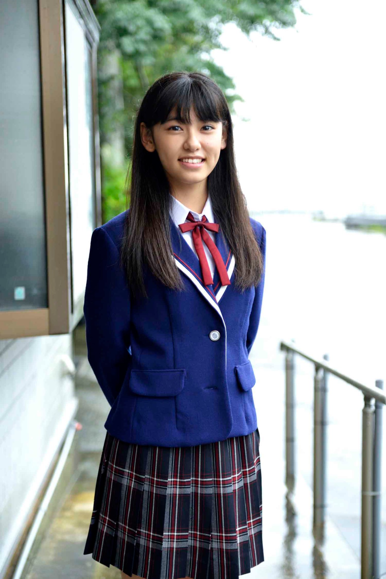 池田朱那演じるヤナ。
