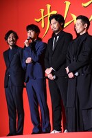 左から木幡竜、小関裕太、青木崇高、森山未來。
