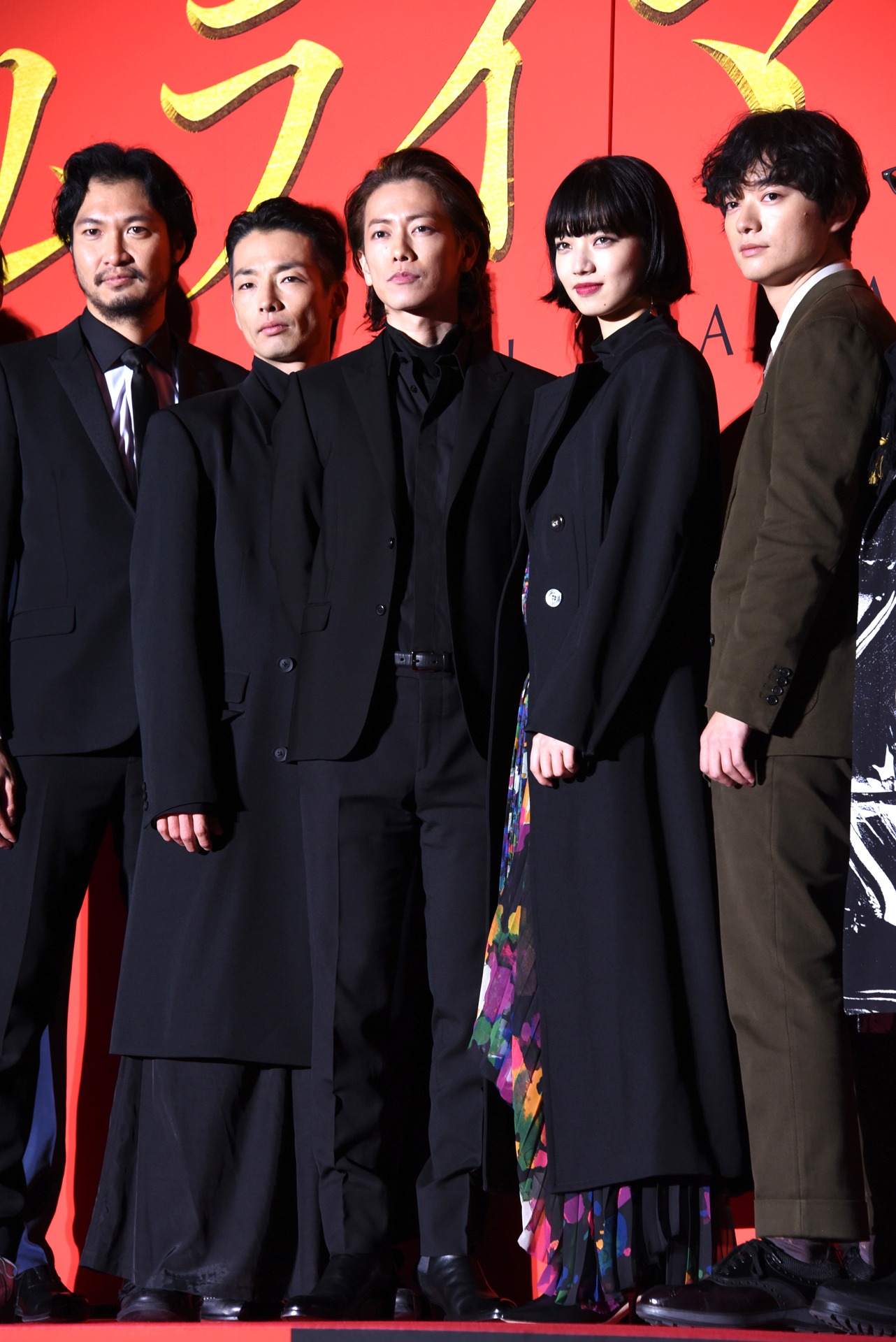 左から青木崇高、森山未來、佐藤健、小松菜奈、染谷将太。