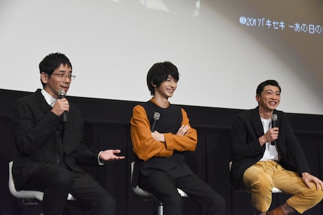 左から野間口徹、横浜流星、奥野瑛太。