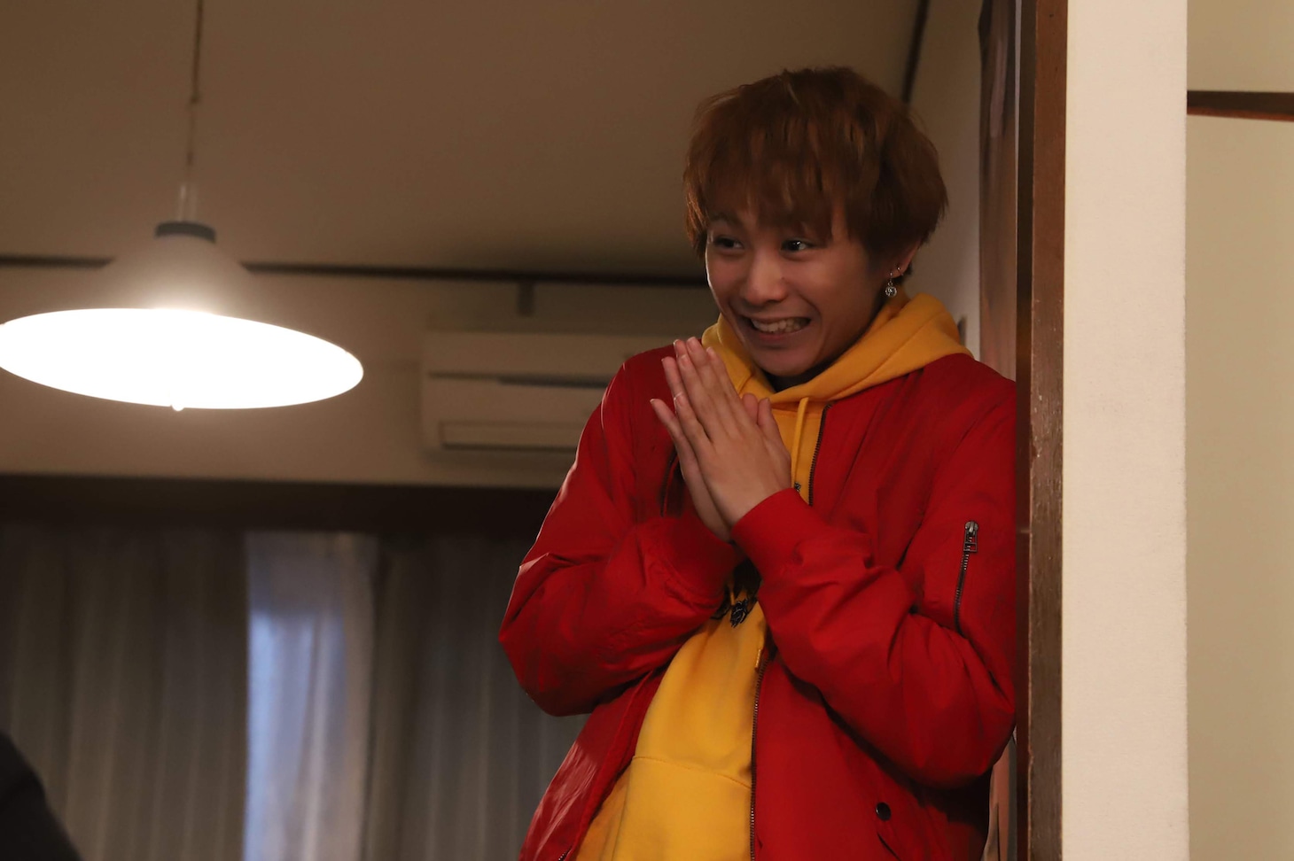 「JOKER×FACE」より、須賀健太演じる川村。