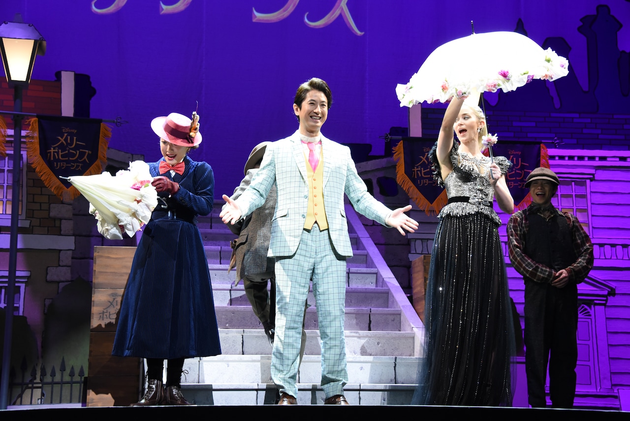 エミリー・ブラント初来日！メリー・ポピンズとの共通点問われ