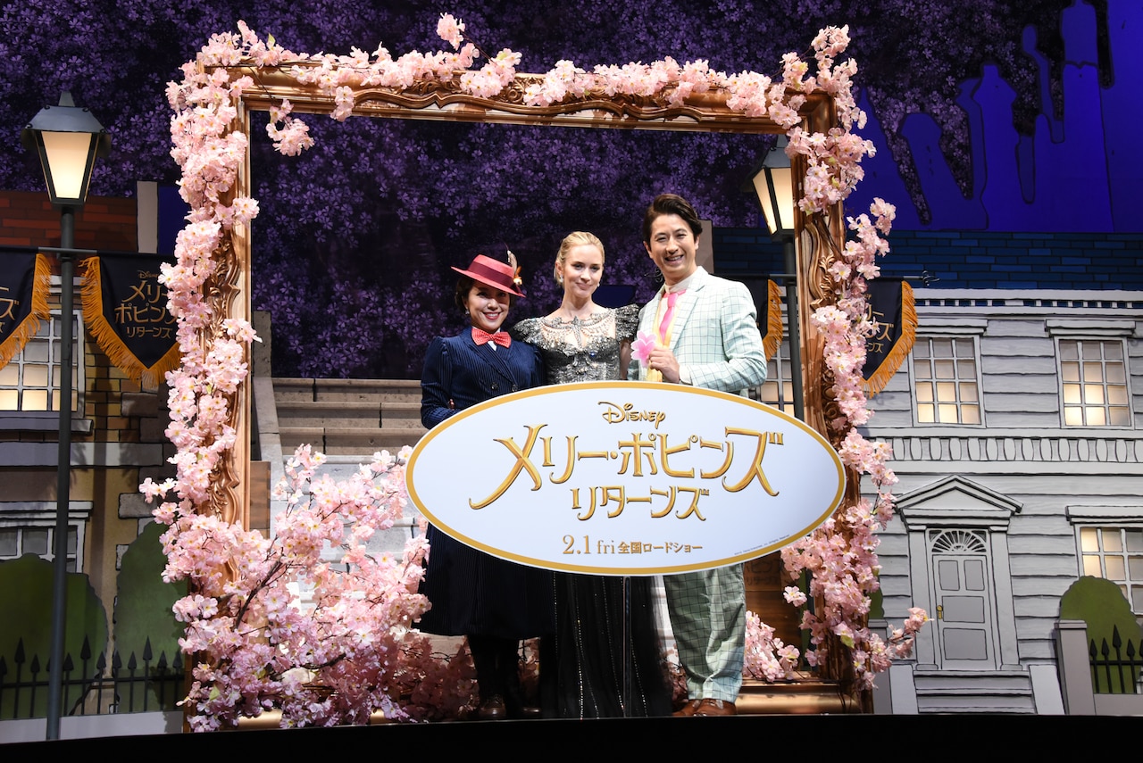 セール中…エミリー・ブラント直筆サイン入り2Lサイズ写真‥メリー・ポピンズ‥ Amazon.co.jp: エミリーブラント直筆サイン入り2Lサイズ写真