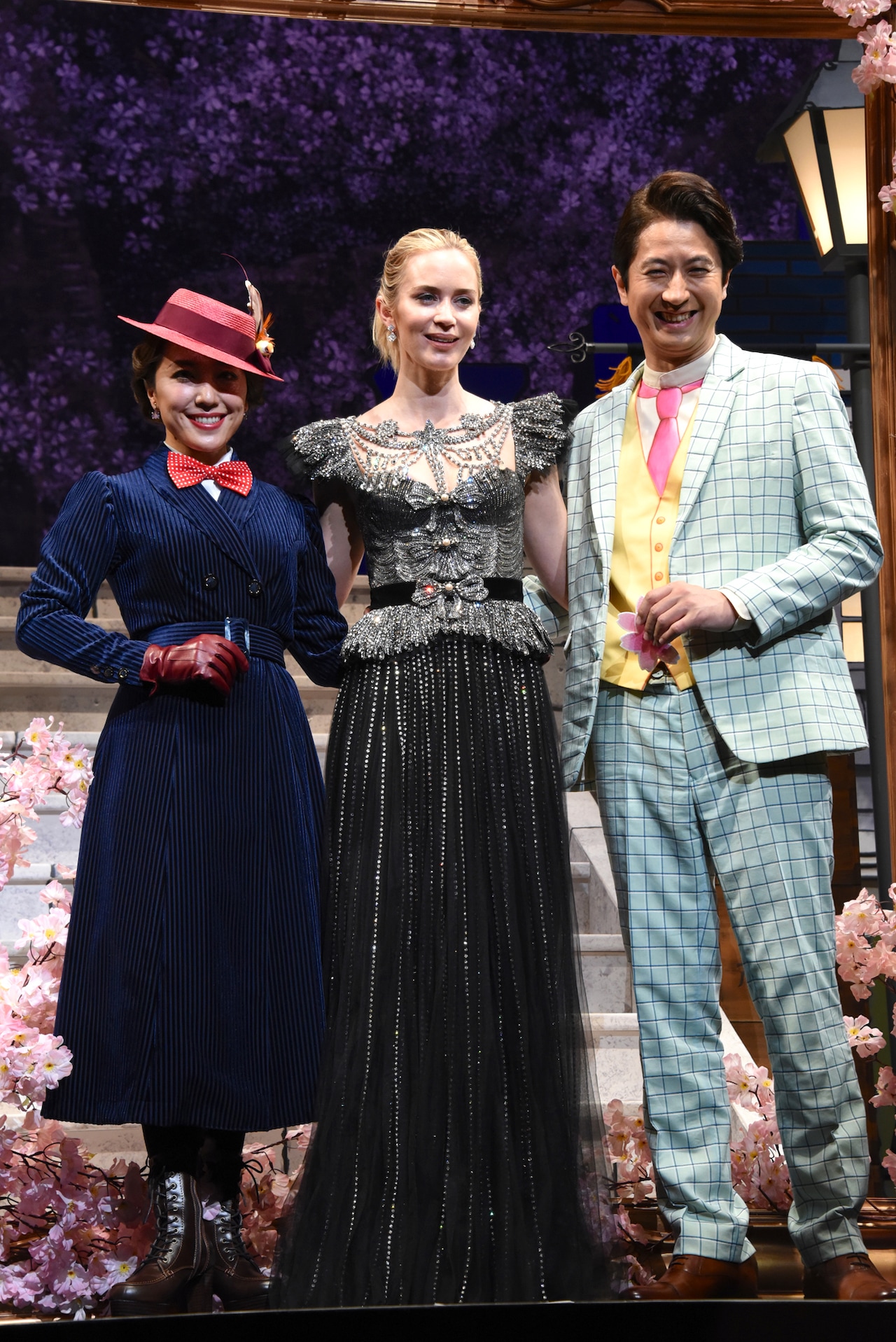 セール中…エミリー・ブラント直筆サイン入り2Lサイズ写真‥メリー・ポピンズ‥ Amazon.co.jp: エミリーブラント直筆サイン入り2Lサイズ写真