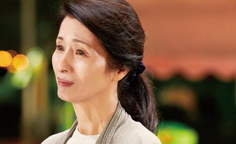 「長いお別れ」より、松原智恵子演じる東曜子。