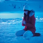 登坂広臣と中条あやみがフィンランドの雪原で見つめ合う「雪の華」特別映像