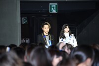 左から登坂広臣、中条あやみ。