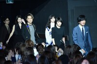 映画「雪の華」のジャパンプレミアの様子。