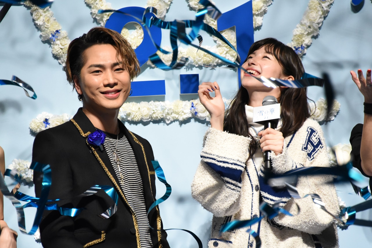 「雪の華」ジャパンプレミアの様子。左から登坂広臣、中条あやみ。