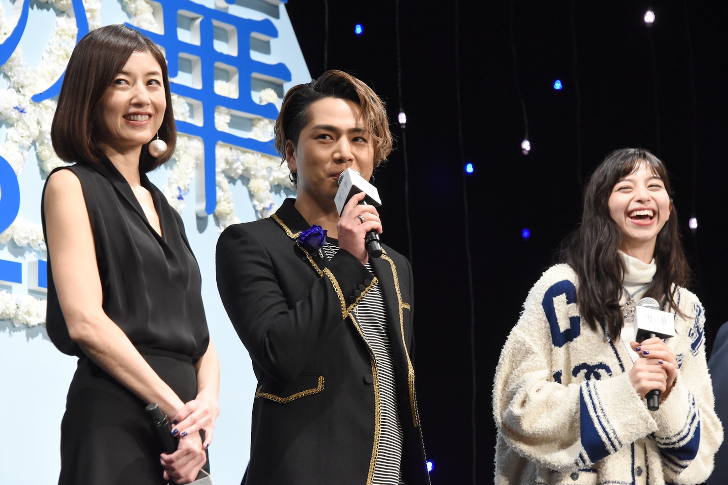 左から高岡早紀、登坂広臣、中条あやみ。