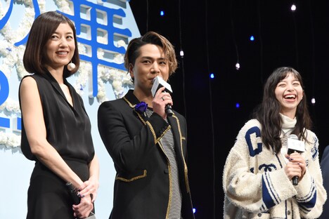 左から高岡早紀、登坂広臣、中条あやみ。