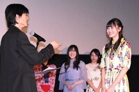 「がっこうぐらし！」公開披露舞台挨拶の様子。