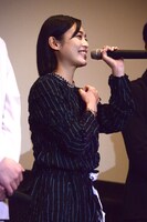 「すべては、仮面ライダークローズのために！」と挨拶する滝裕可里。