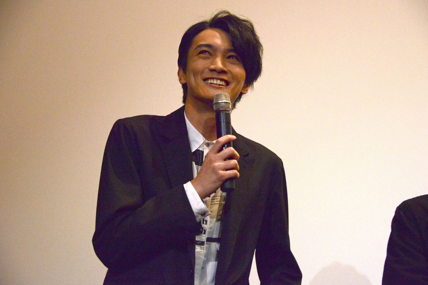 越智友己