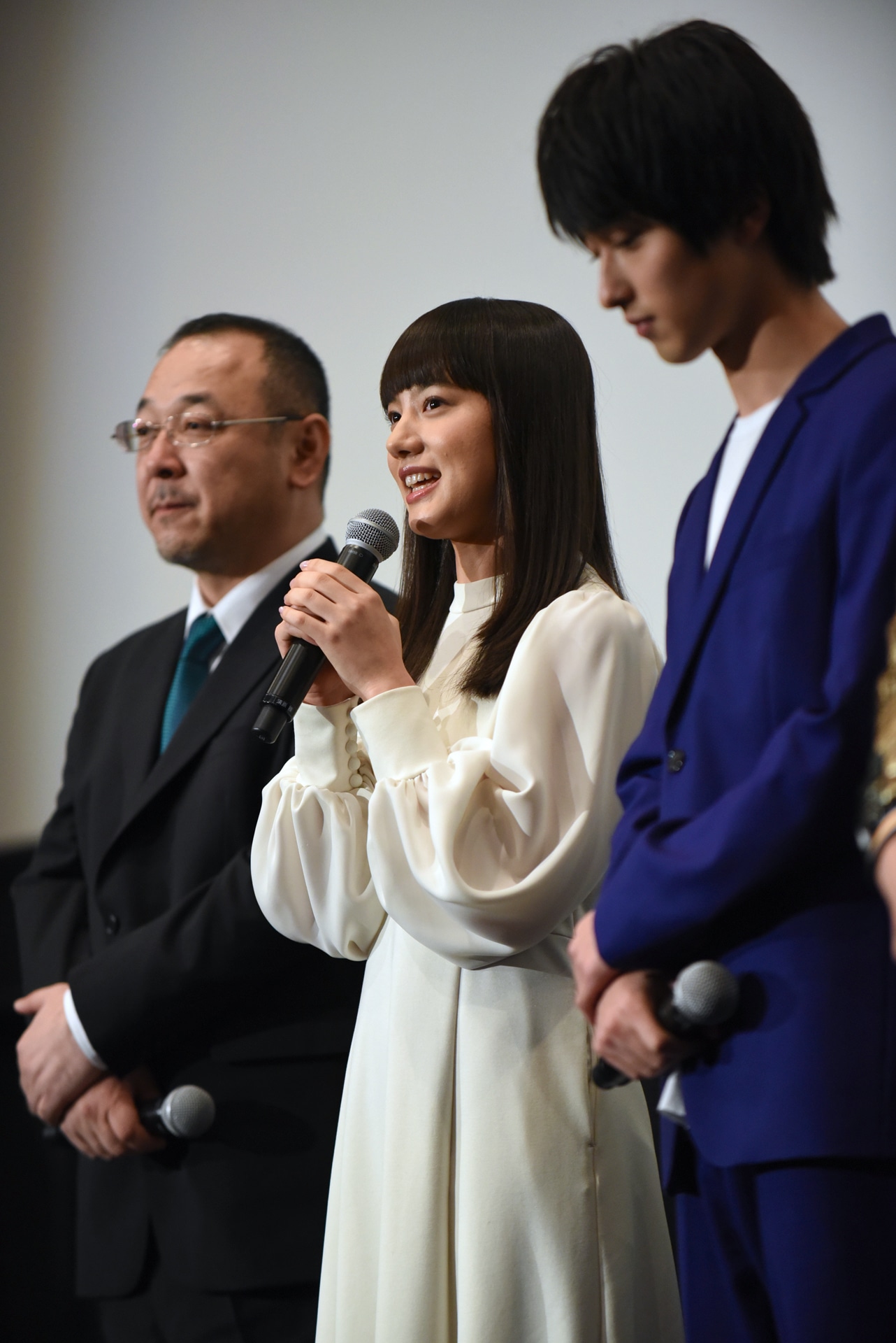 左から川村泰祐監督、清原果耶、横浜流星。