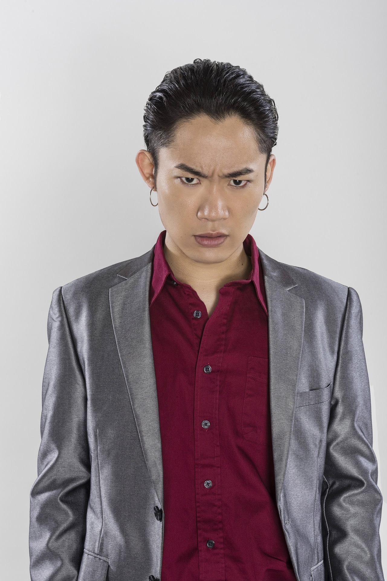 花沢将人演じる立花リョウ。