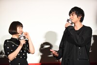 左から杉咲花、北村匠海。