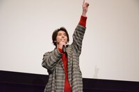 「“瞬殺俳優”って呼んでください！」と呼びかける武田航平。