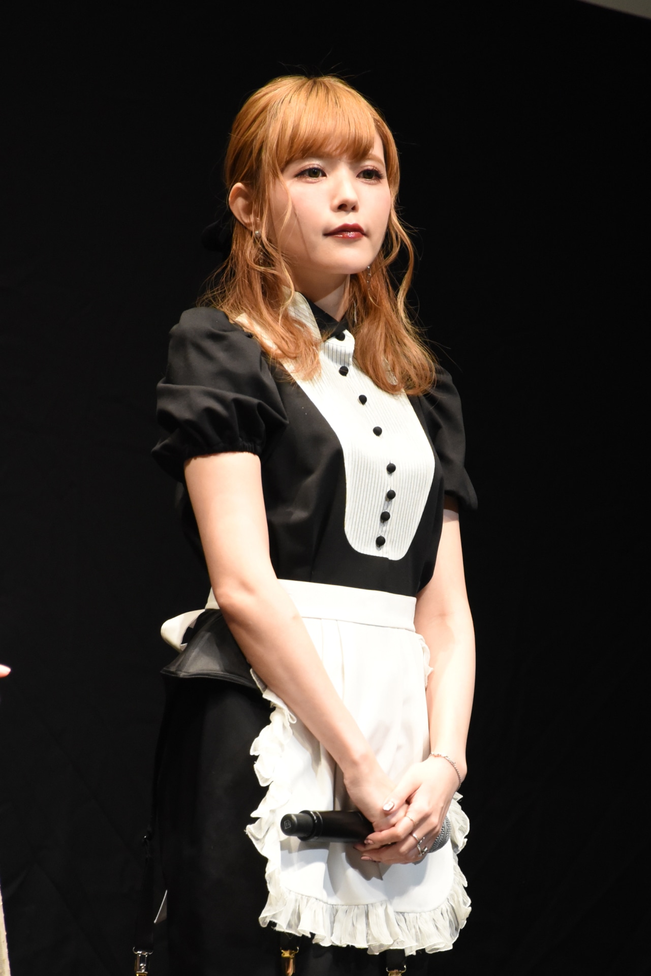 益若つばさ