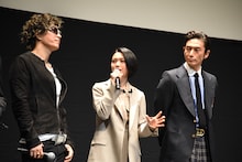 左からGACKT、二階堂ふみ、伊勢谷友介。