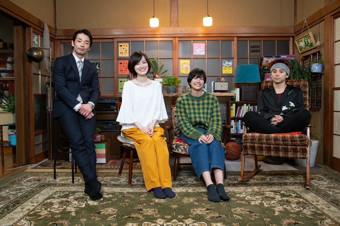 「“隠れビッチ”やってました。」出演陣。左から森山未來、大後寿々花、佐久間由衣、村上虹郎。