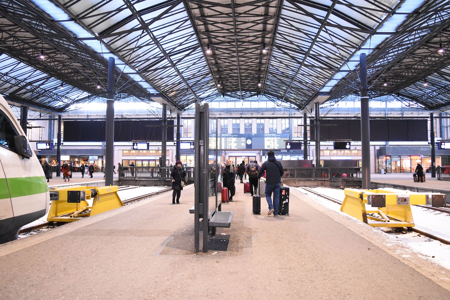 悠輔がレヴィへ向かうシーンを撮影した、ヘルシンキ中央駅のホーム。